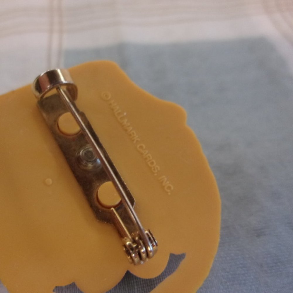 Hallmark Easter Egg Basket Plastic Pin Vintage - image 4